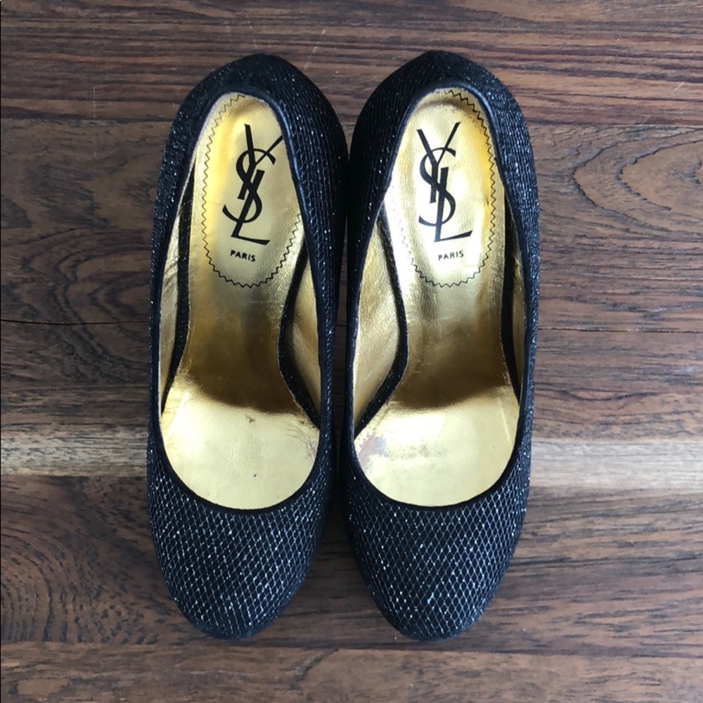 Yves Saint Laurent, 39